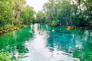 A picture of Three Sisters Springs.