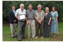 Withlapopka Community Volunteers accepting award